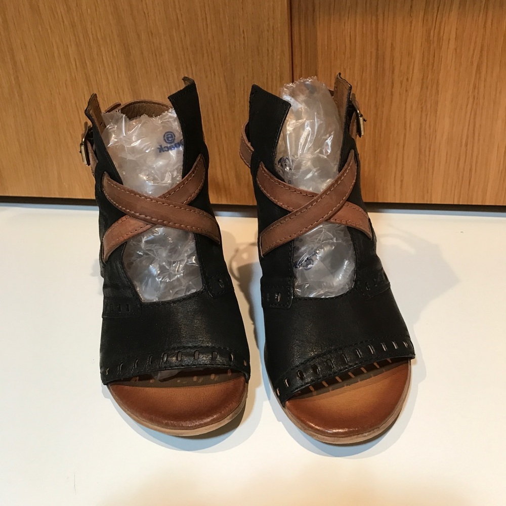 Miz Mooz size 10